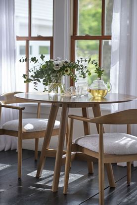 Canadel collection with Contemporary Round Table